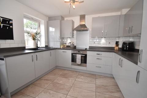 10 Celtic Close, Exeter, EX1 3DX