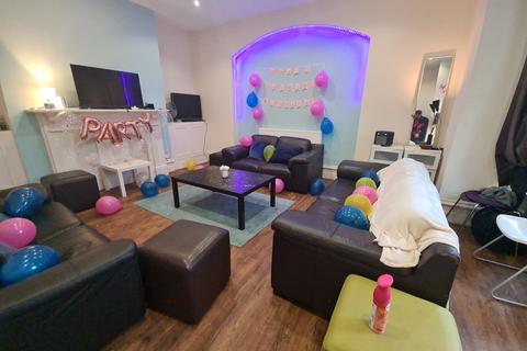 12 bedroom house to rent, Grosvenor Road, Leeds LS6