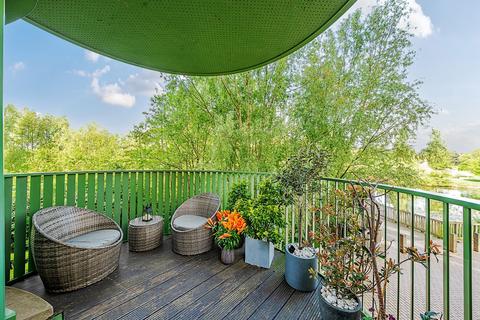 2 bedroom apartment for sale, Astell Road, London