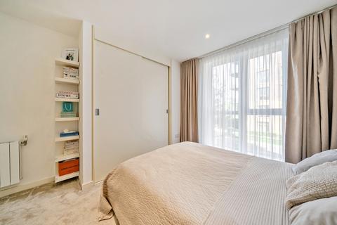 2 bedroom apartment for sale, Astell Road, London