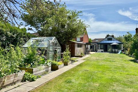3 bedroom bungalow for sale, Northfield Road, Ringwood, BH24