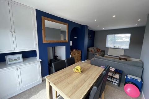undefined, Tai Dinas, Llangefni, Anglesey, LL77