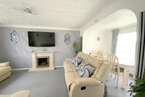 8 Britannia Crescent, Grimsby, DN34 5RF