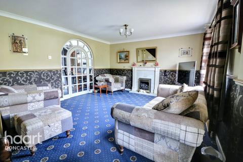 3 bedroom detached house for sale, Plover Court, Rossington, Doncaster