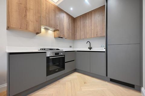 2 bedroom flat for sale, Lynton Road, Acton