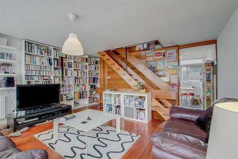undefined, Woodside Avenue, London