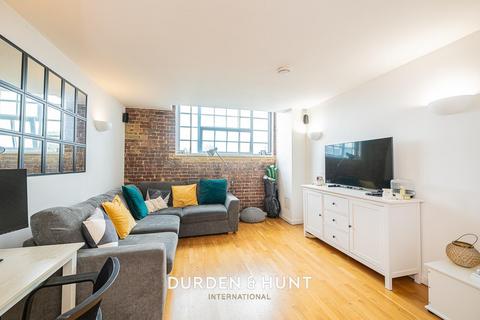 2 bedroom apartment to rent, Kidman Close, Gidea Park, RM2