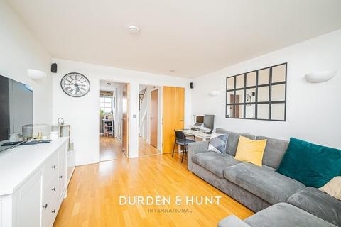 2 bedroom apartment to rent, Kidman Close, Gidea Park, RM2