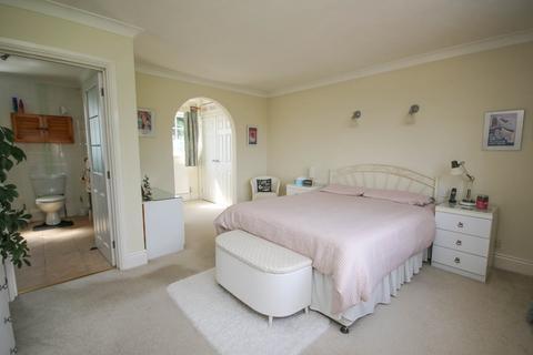 5 bedroom detached house for sale, Chequers Road, Grimston, PE32