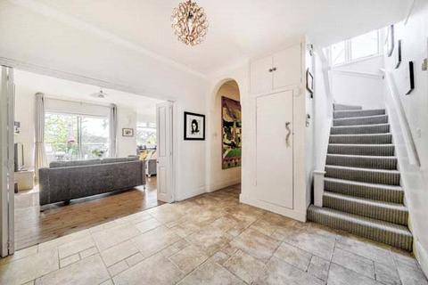 4 The Vale, London, NW11 8SG