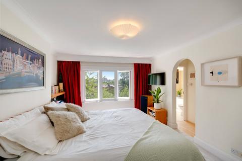 4 The Vale, London, NW11 8SG
