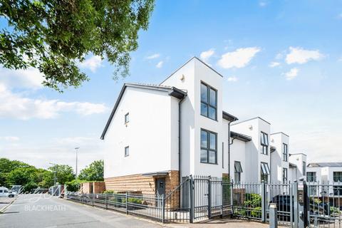 1 William Close, London, SE7 8FF