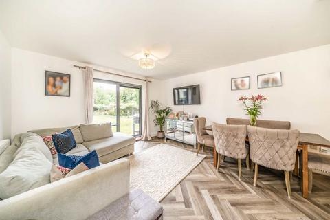 St. Georges Grove, London SW17