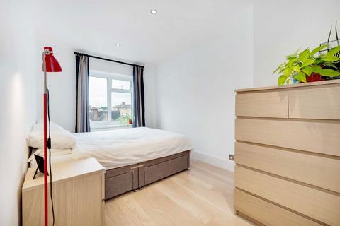 3 bedroom flat for sale, Heathfield Road, London SW18