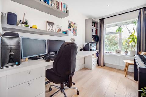 3 bedroom flat for sale, Heathfield Road, London SW18