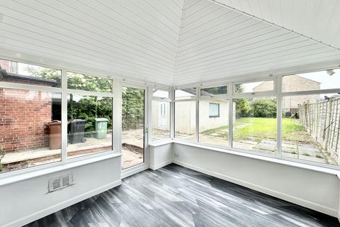 3 bedroom semi-detached house for sale, Oak Crescent, Garforth