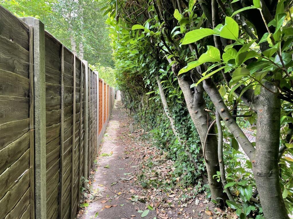 Flat5 Garden2.jpg