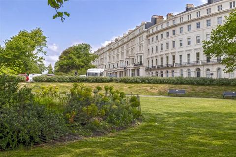 Flat 8, 18 - 19 Adelaide Crescent, Hove, BN3 2JF
