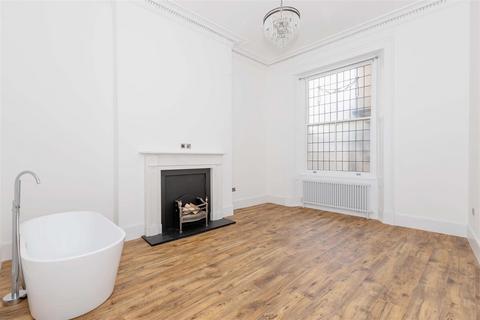 Flat 8, 18 - 19 Adelaide Crescent, Hove, BN3 2JF