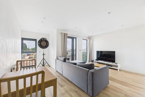 2 bedroom flat for sale, North Street, Horsham RH13