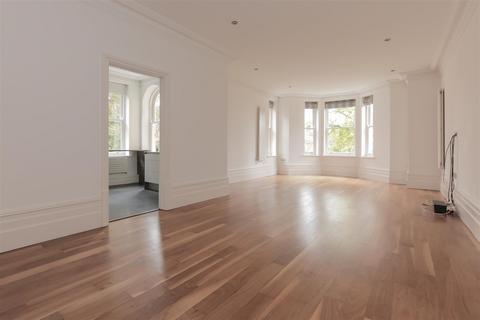 3 bedroom apartment to rent, Apt 7 Chesham House, 2 Chesham Place, Bowdon