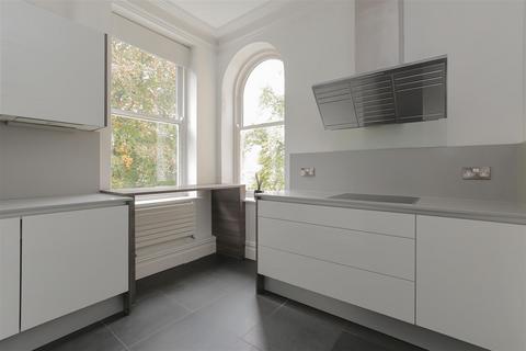 3 bedroom apartment to rent, Apt 7 Chesham House, 2 Chesham Place, Bowdon