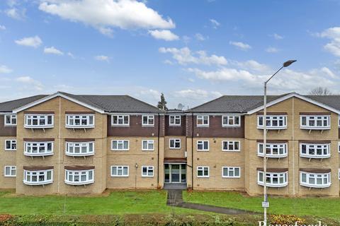 2 bedroom apartment for sale, Hall Lane, Upminster, RM14