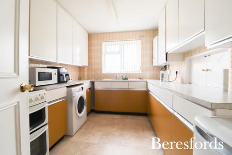 2 bedroom apartment for sale, Hall Lane, Upminster, RM14