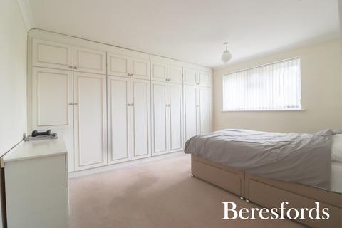 2 bedroom apartment for sale, Hall Lane, Upminster, RM14