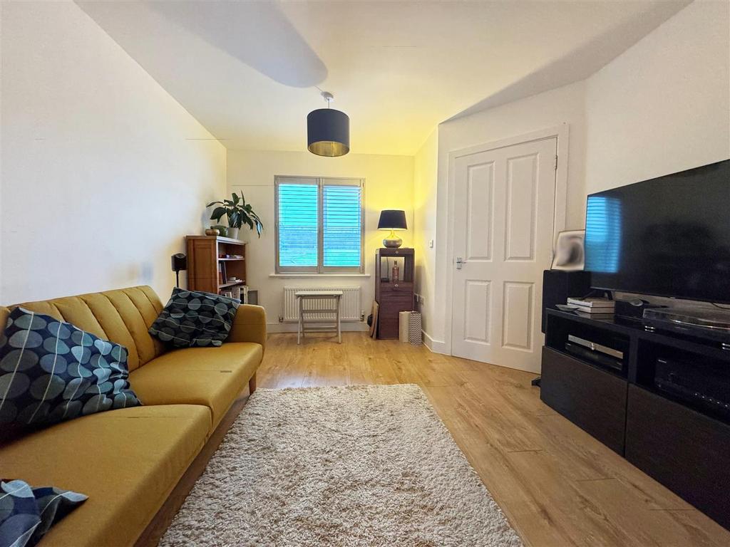 16b living room 1.jpg