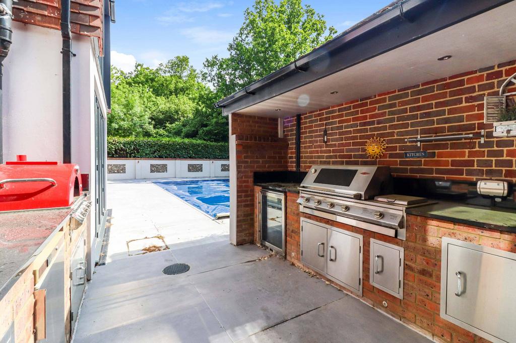 Outdoor Kitchen