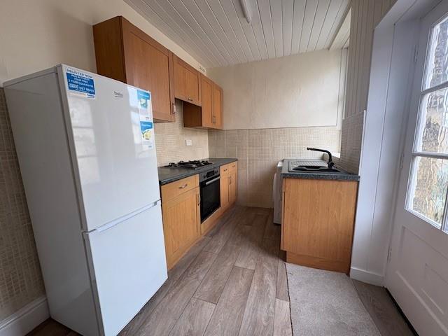 Kitchen2.jpg