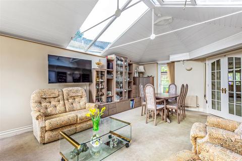 Ullapool The Marld, Ashtead, KT21 1RQ
