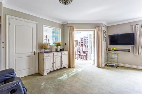Ullapool The Marld, Ashtead, KT21 1RQ
