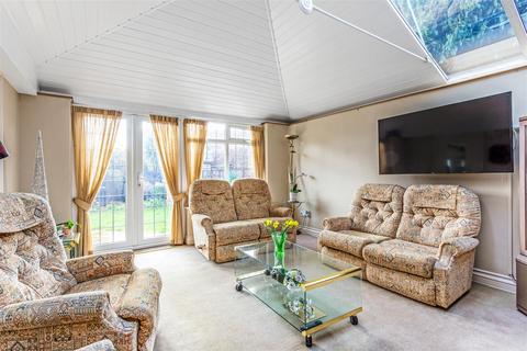Ullapool The Marld, Ashtead, KT21 1RQ