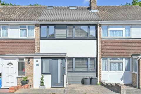 Wistaria Close, Pilgrims Hatch, Brentwood