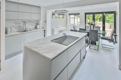 4 bedroom terraced house for sale, Wistaria Close, Pilgrims Hatch, Brentwood