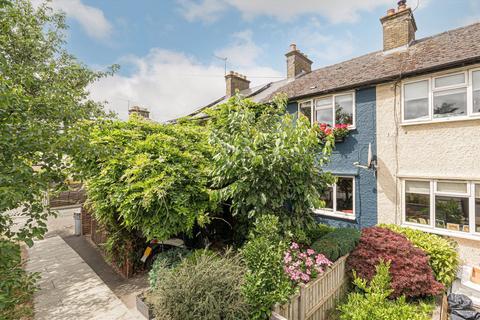 77 Bloxham Crescent, Hampton, TW12 2QG