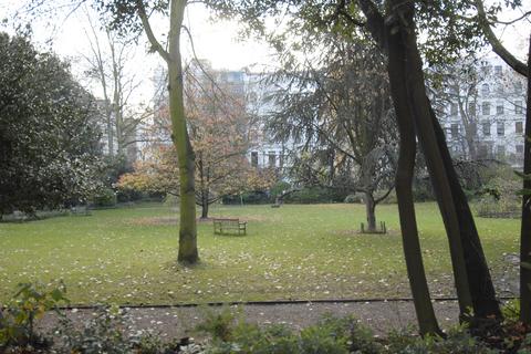 Queen's Gate Gardens, London, UK, SW7