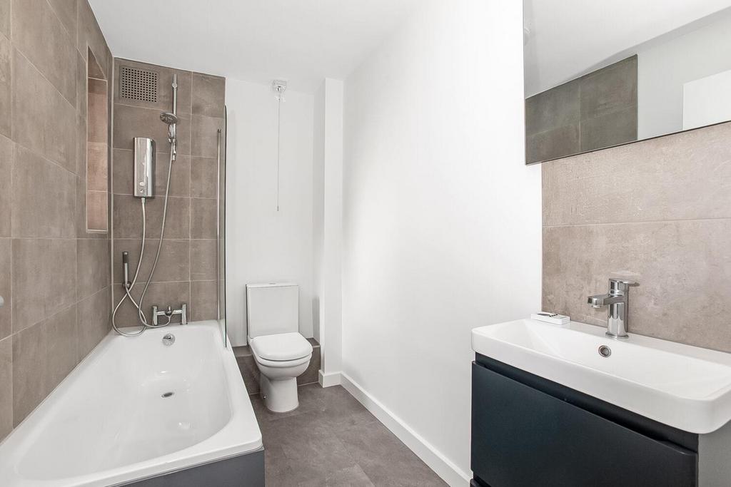 R2 A4799-1500x1000.jpg