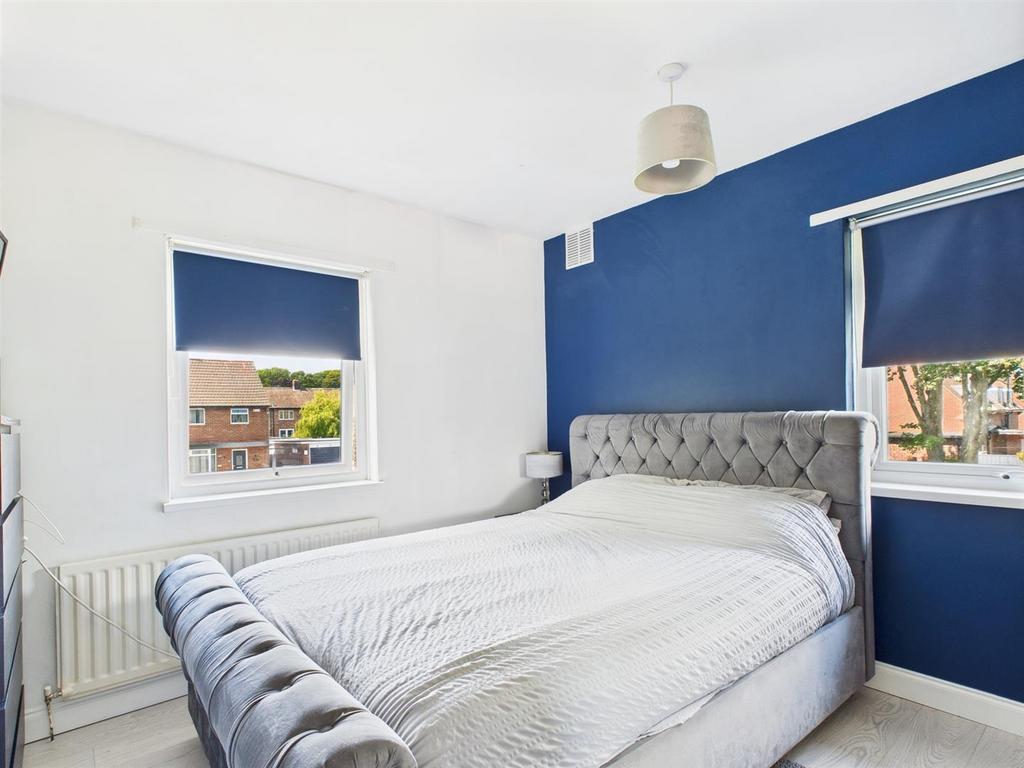 Bed 2.jpg