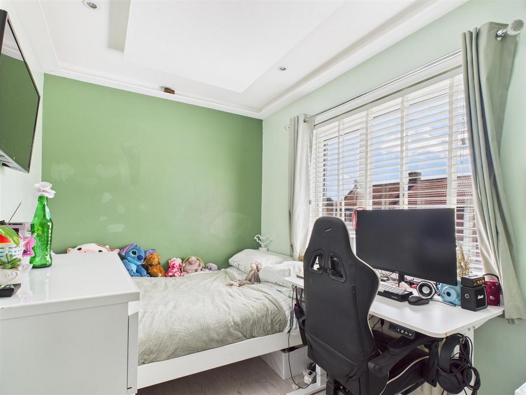 Bed 3.jpg