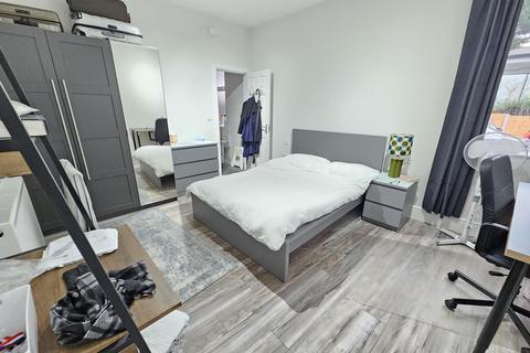 2 bedroom flat to rent, 85a Victoria Road, Leeds LS6