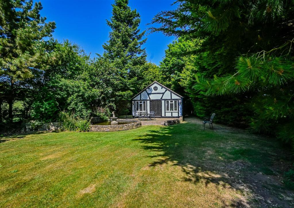 Hallonsford Cottage-40 Summer Housejpg