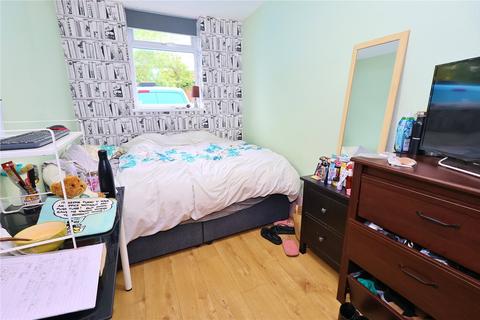 1 bedroom house of multiple occupation to rent, Greenheys Place, Woking, Surrey, GU22