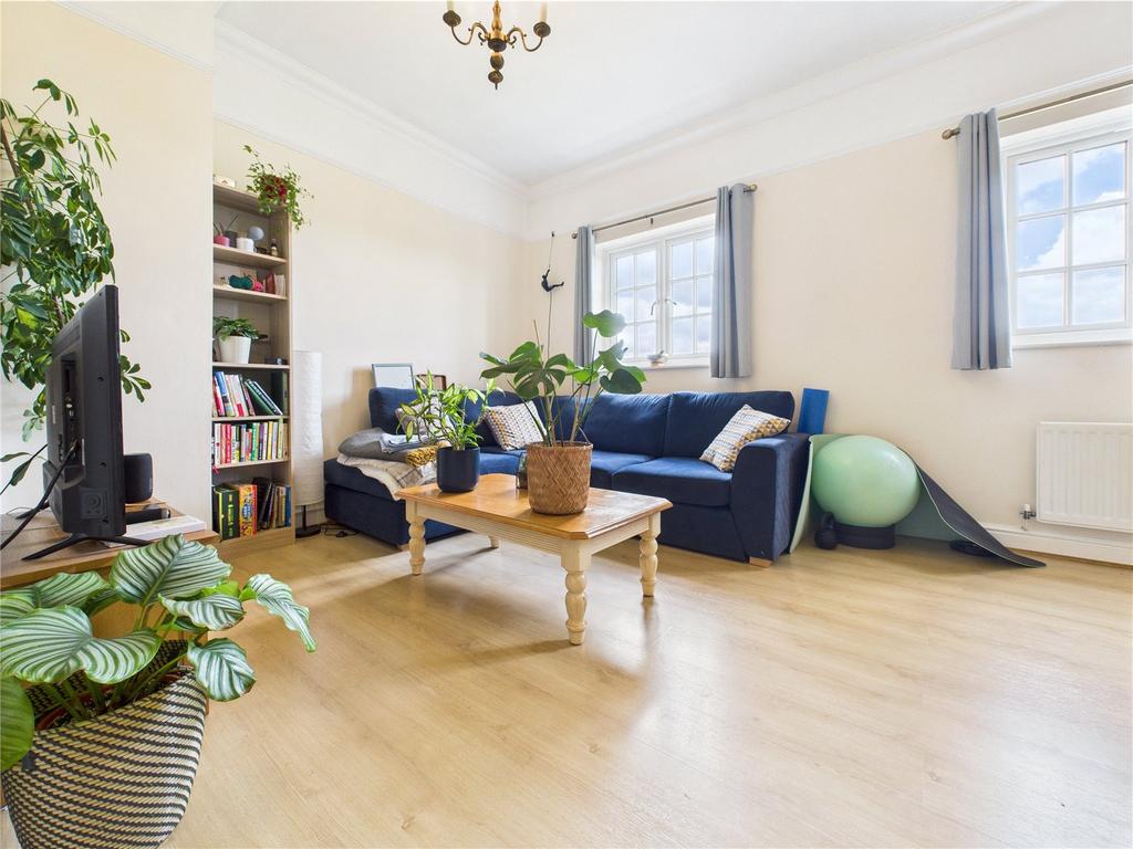 Living/Dining Area