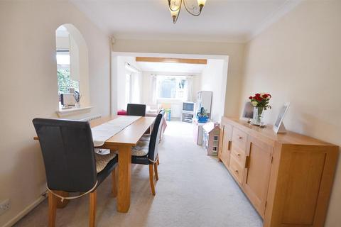4 bedroom detached house for sale, Greenway Avenue, Stone
