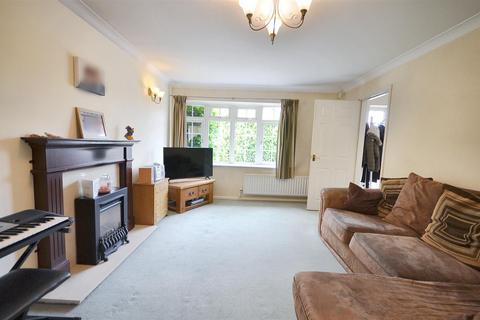 4 bedroom detached house for sale, Greenway Avenue, Stone