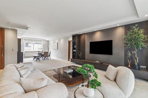 3 bedroom flat to rent, Over Looking Garden Square, Chelwood House, Gloucester Square, London W2