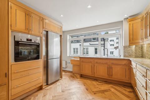 3 bedroom flat to rent, Over Looking Garden Square, Chelwood House, Gloucester Square, London W2